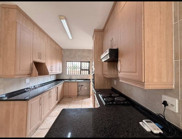 3 BEDROOM APARTMENT TO LET IN HUTTENHEIGHTS